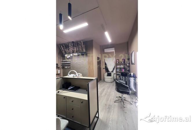 Prane Lion Park rruga e Elbasanit shitet  biznes parukeri - estetike