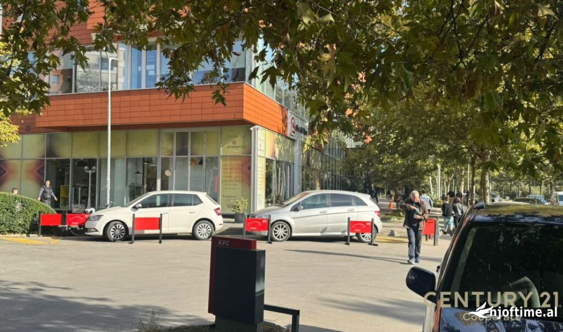 JAPIM ME QIRA AMBIENT KOMERCIAL PRANE KOMPLEKSIT DELIJORGJI.