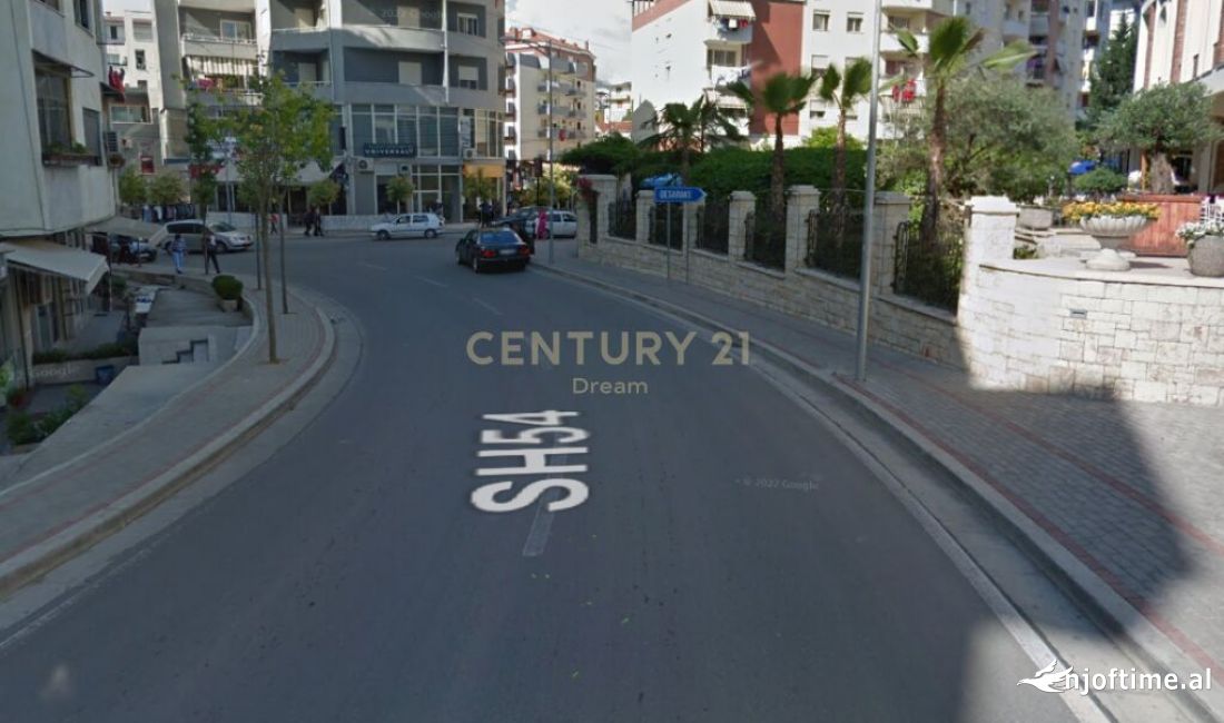 AMBIENT KOMERCIAL NE SHITJE I VENDOSUR NE FILLIM TE RRUGES "MUHAMET DELIU", TIRANE!