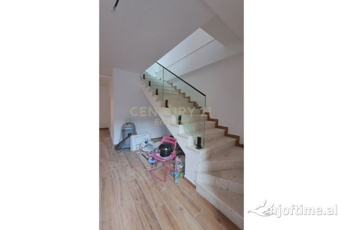 Duplex 4+1 per qira tek Garden Building