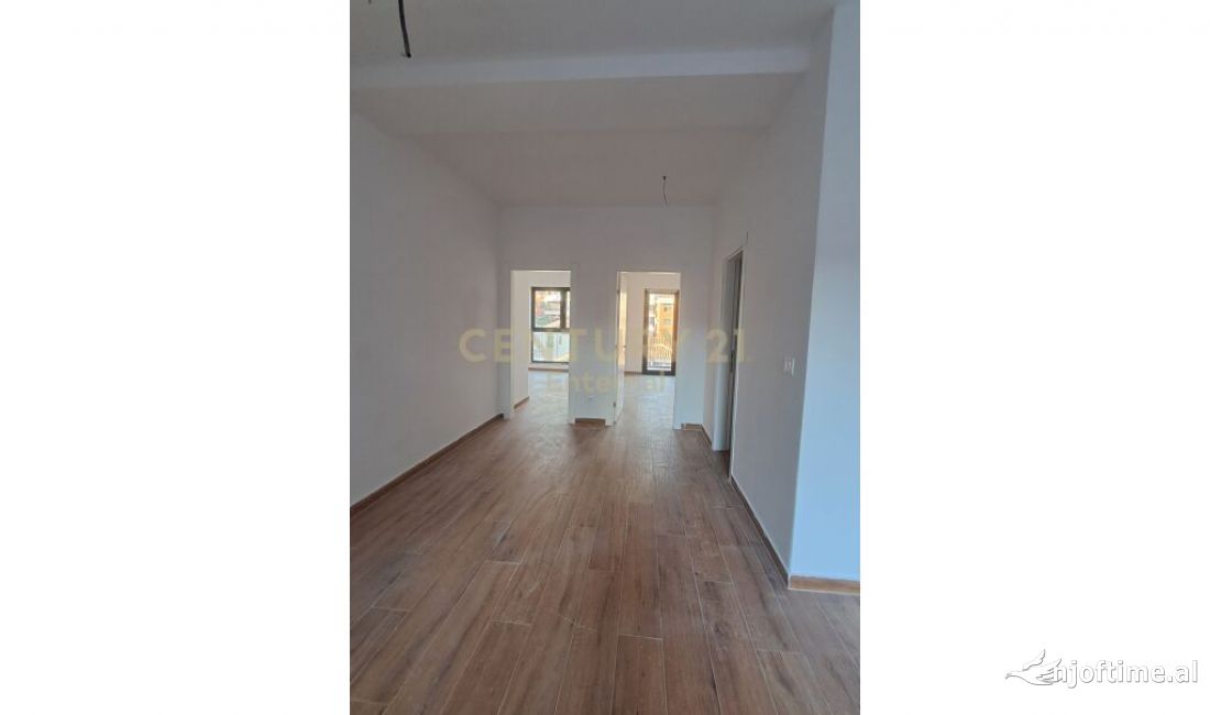 Duplex 4+1 per qira tek Garden Building