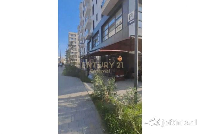 Ambiente Commerciale in Affitto 2+1 a Tirana - 2,500 Euro