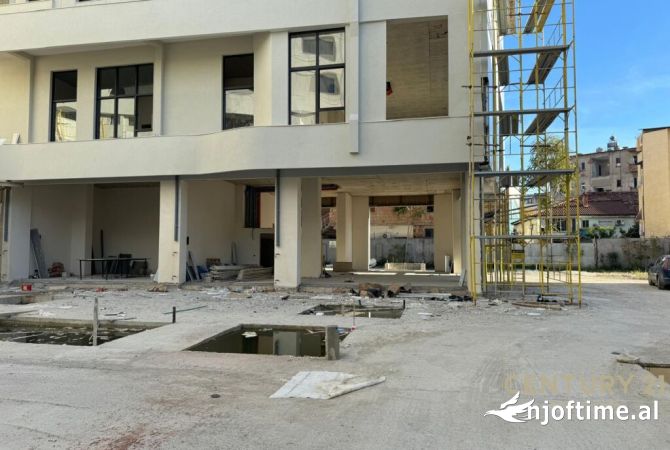 JAPIM ME QIRA AMBIENT KOMERCIALTEK VASIL SHANTO.