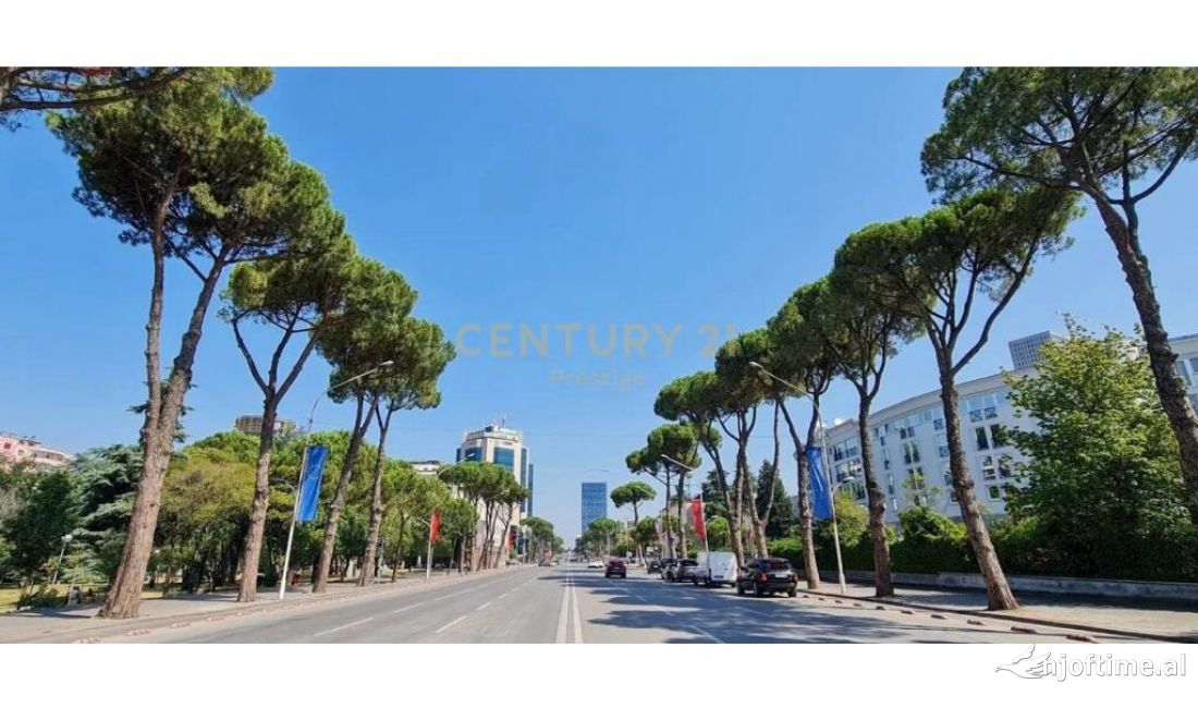 AMBIENT KOMERCIAL ME QIRA, BULEVARDI DESHMORET E KOMBIT, TIRANE!