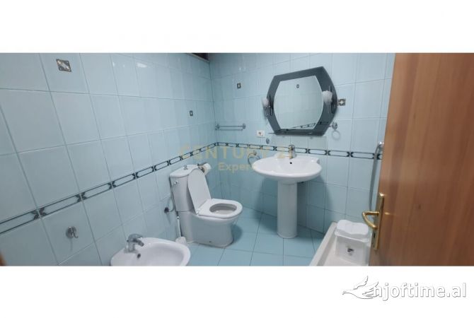 JAPIM ME QIRA AMBJENT NE QENDER 3+1+2