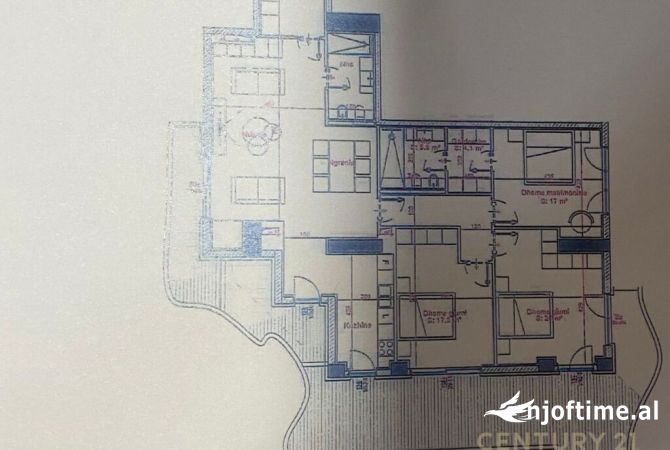 Ambiente Commerciale in Affitto 3+1 a Tirana - 4,000 Euro