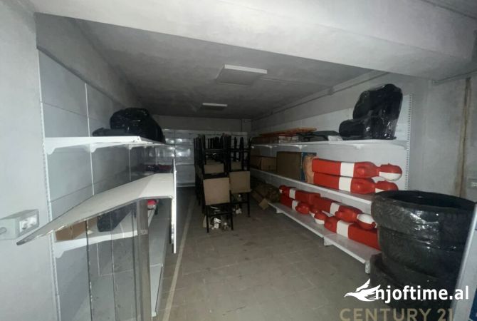 Business Property in Sale 4+1 in Tirana - 28,000 Euro