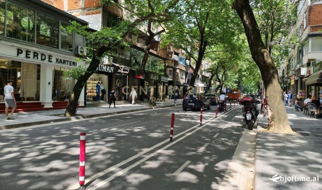 Myslym Shyri japim me qera ambient komercial kati 0