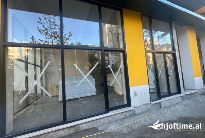 Ambjent Komercial 86m2 te Shkolla e Baletit