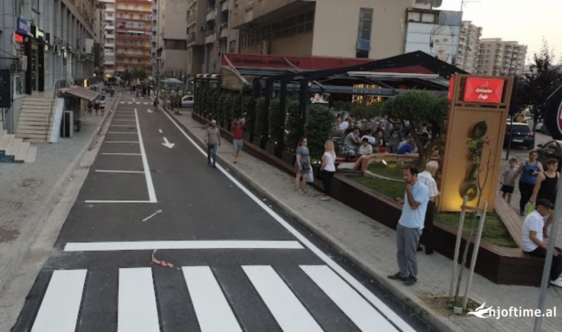 SHITET AMBIENT KOMERCIAL BAR KAFE NE ASTIR!