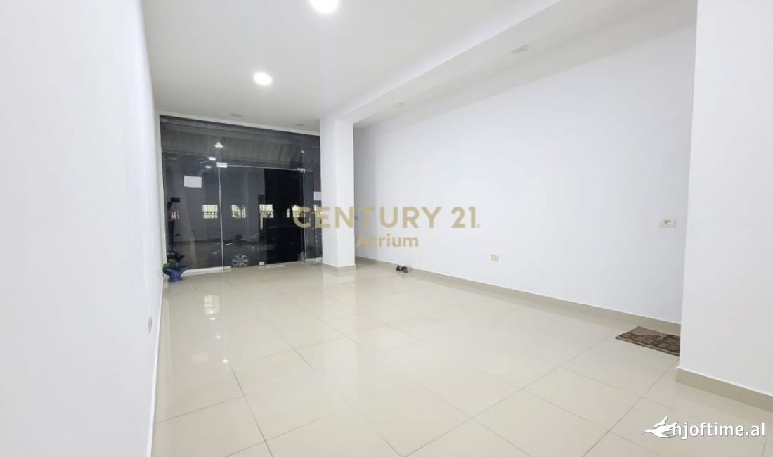 JEPET ME QIRA AMBIENT KOMERCIAL PERBALL SHKOLLES ''NIKET DARDANI''