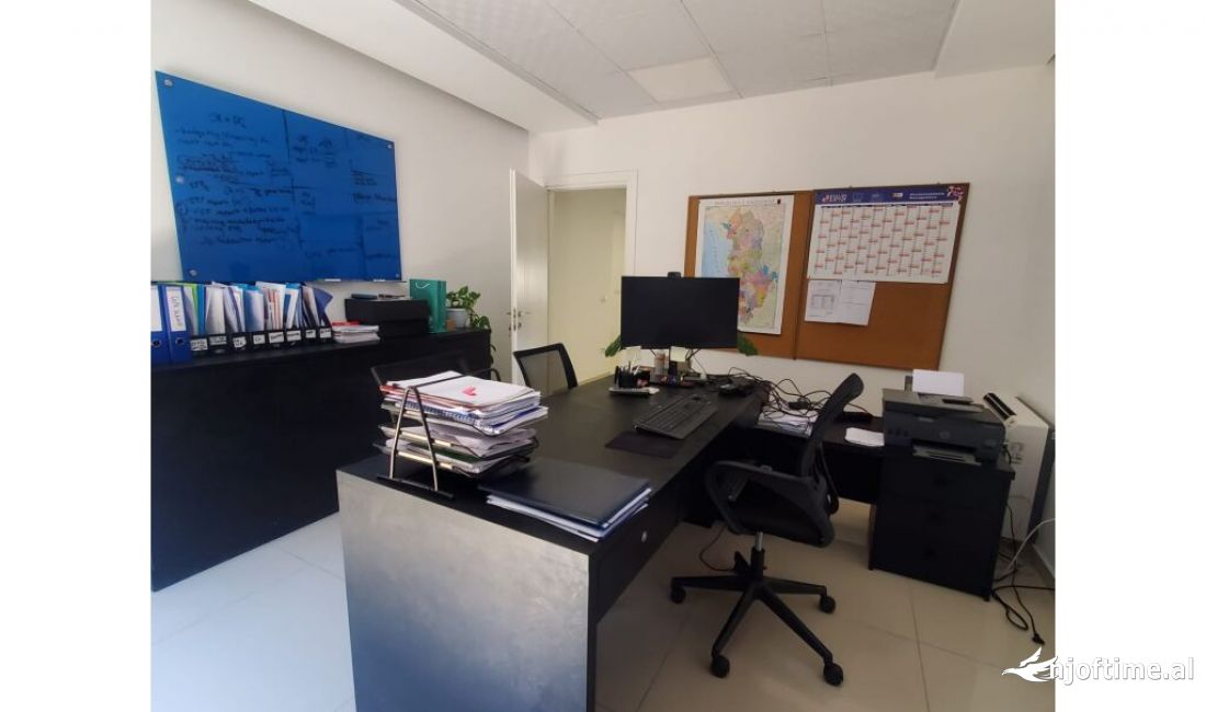 Zyre Per Qira Ne Rrugen E Kavajes