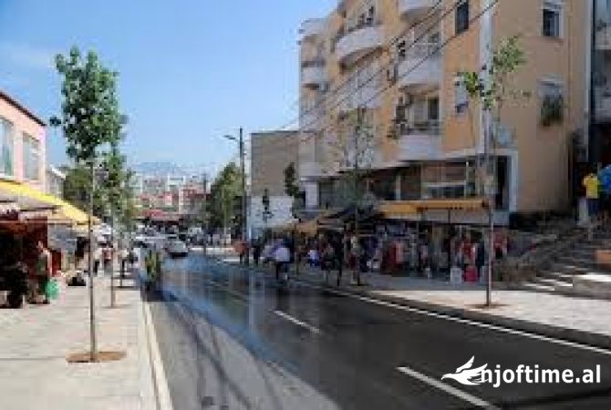 RRUGA 5 MAJI, JAPIM ME QIRA APARTAMENT PER ZYRA