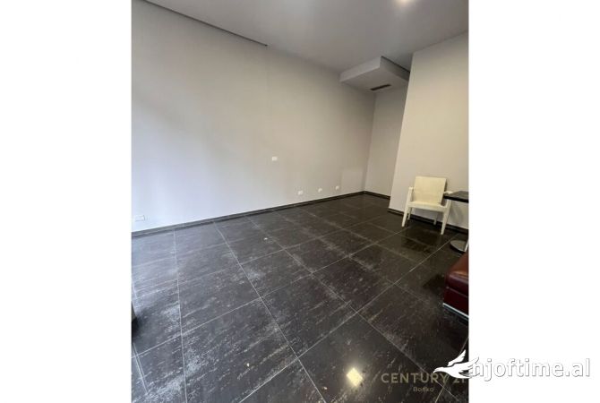 Jepet me qera ambient komercial kat 0 Zog i Zi