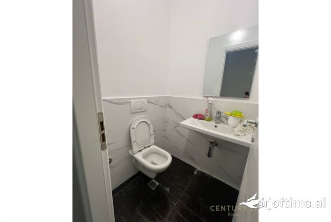 Jepet me qera ambient komercial kat 0 Zog i Zi