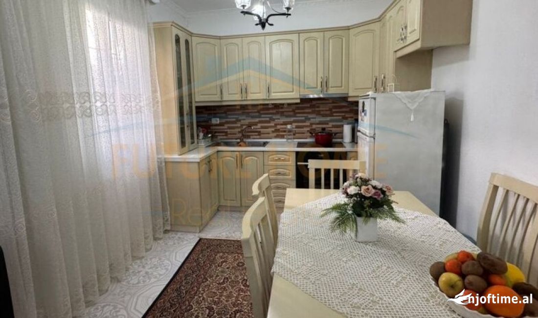 Shtepi me qera Apartament ne Tirane, 1+1, Mobilimi E mobiluar, Pagesa 350  Euro.
