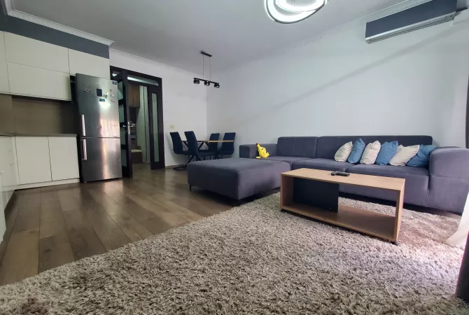 Qera , Apartament 2+1+2 , Fresk