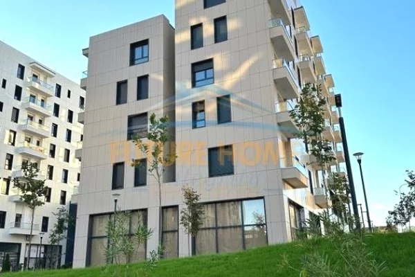 Shitet,2 Poste Parkimi,Porcelan, Tiranë