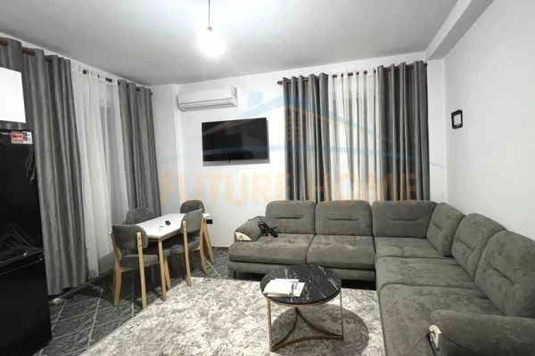 Shtepi me qera Apartament ne Tirane, 2+1, Mobilimi E mobiluar, Pagesa 500  Euro.