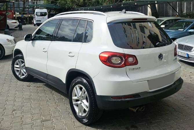 Jepet me qera Makina Volkswagen Tiguan duke filluar nga 40 euro ne dite