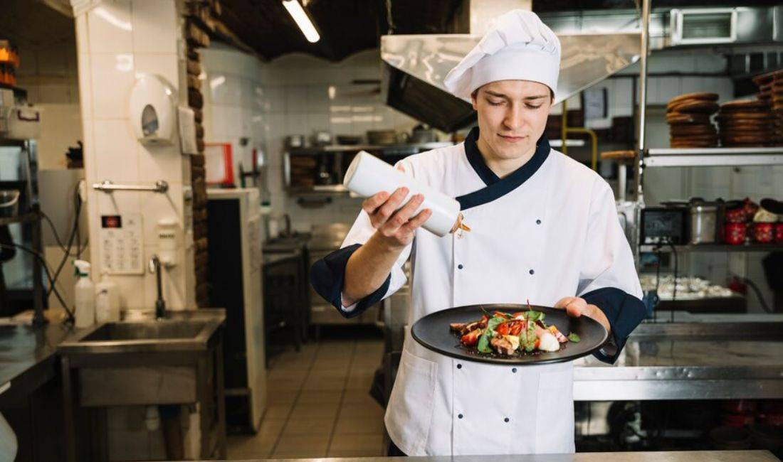 Job Offers in Tirana, Profession Kuzhinier, Ndihmes  Kamarier, Sanitare , No Experience, Payment 60,000  Leke.