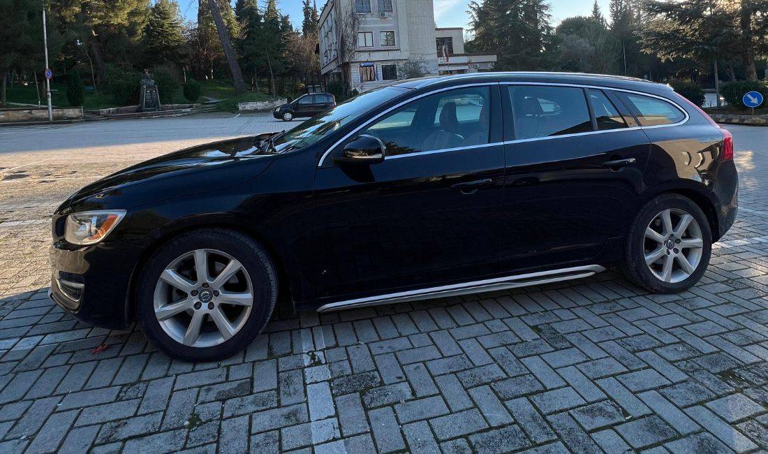 Makina me qera VOLVO V60 Per 45 Euro Dita