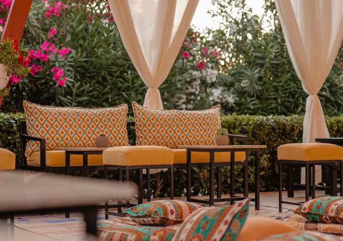 Offerte di lavoro a Scutari, Profession Ndihmes Kuzhinier/e,Barist/e,Kamarier/e ,Sanitare , Con esperienza, Pagamento Trattabile.