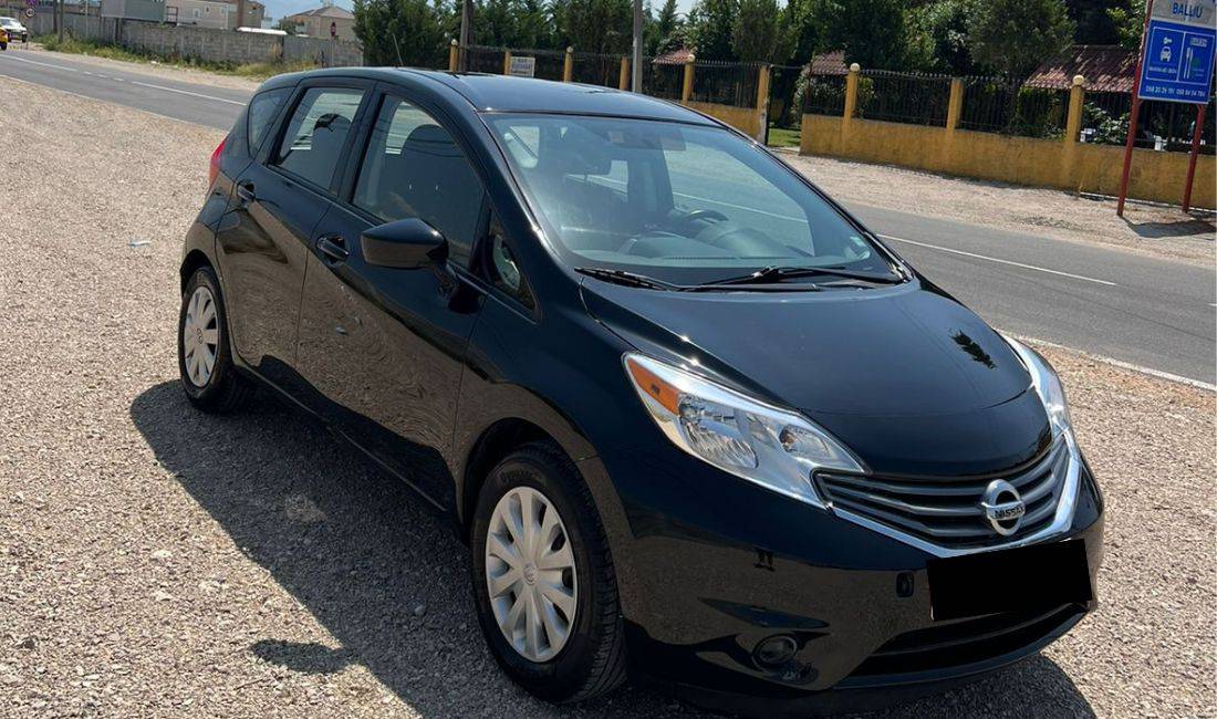 Jepet me qera makina Nissan Versa 2016 me Cmim 25 euro dita