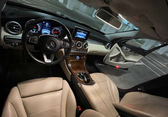 Noleggio Auto a Tirana - 100 Euro