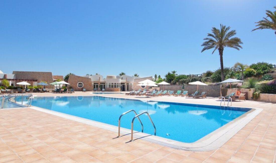 Job Offers in Tirana, Profession Menaxher Kamarier/e Bankier/e Picajol , Beginner/Little experience, Payment By Agreement.