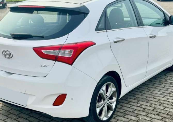 Makina me qera me cmim te lire  Makina Hyundai i30 per 30 euro dita