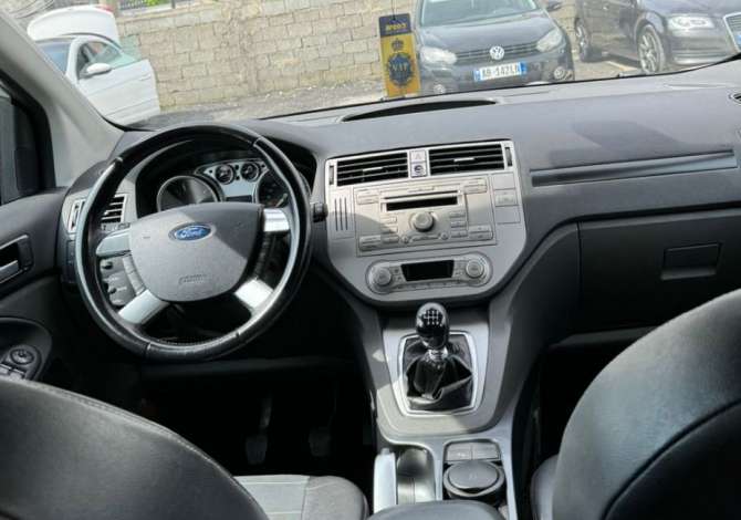 Jepet me Qera Makina Ford Ford Kuga per 55 euro dita