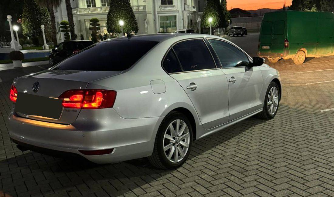 Makine me qera me cmim ekonomik , Passat Jetta per 40 euro dita.Rinas