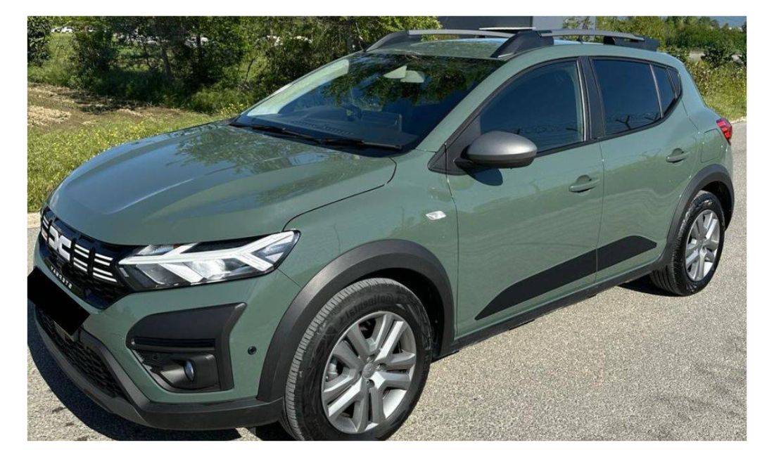 Makina me qera dacia stepway duke nisur nga 60 euro dita
