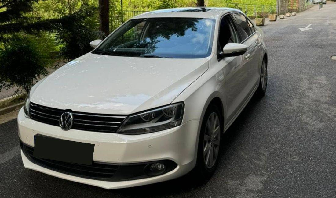 Makine Volkswagen Jetta Me qera duke filluar nga 40 euro dita Tirane