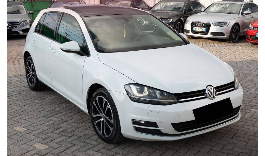 Makine me qera Golf 7 duke nisur nga 65 euro dita .Rinas