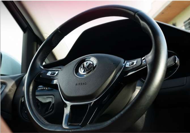 Makine me qera Golf 7 duke nisur nga 65 euro dita .Rinas