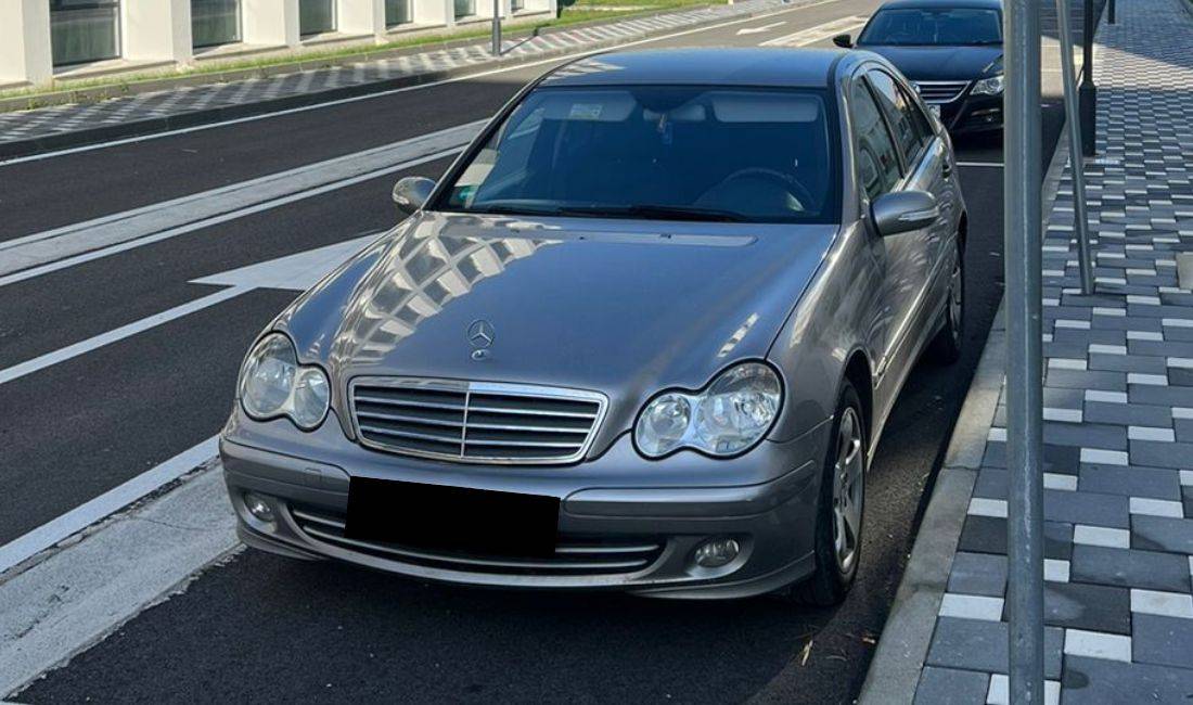 Jepet me qera makina Mercedes Benz Duke Nisur Nga 35 Euro dita  