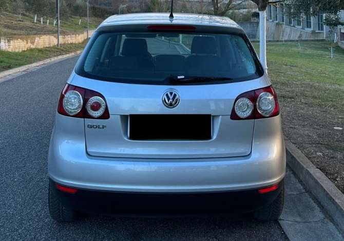Makina me qera volkswagen 5 plus duke nisur nga 35 euro dita Aeroport Tirane