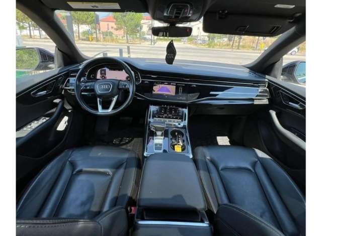 Makina me qera ne Tirane - 300 Euro