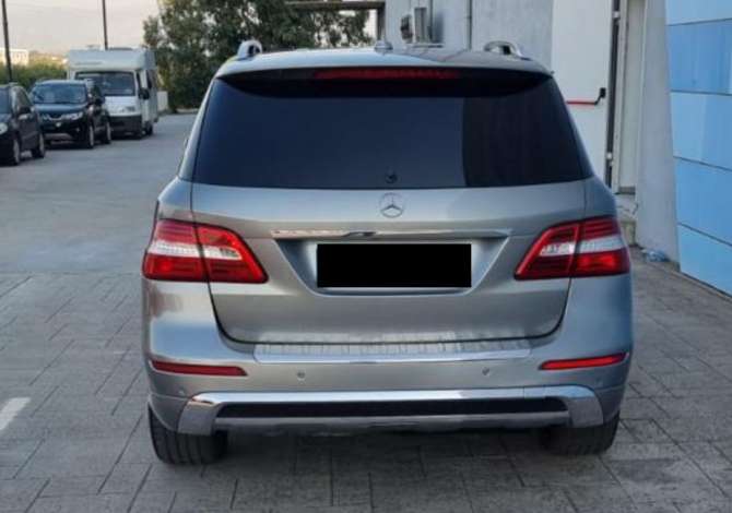 Makina me qera Mercedes Benz GL duke nisur nga 70 euro dita. Airport Rinas
