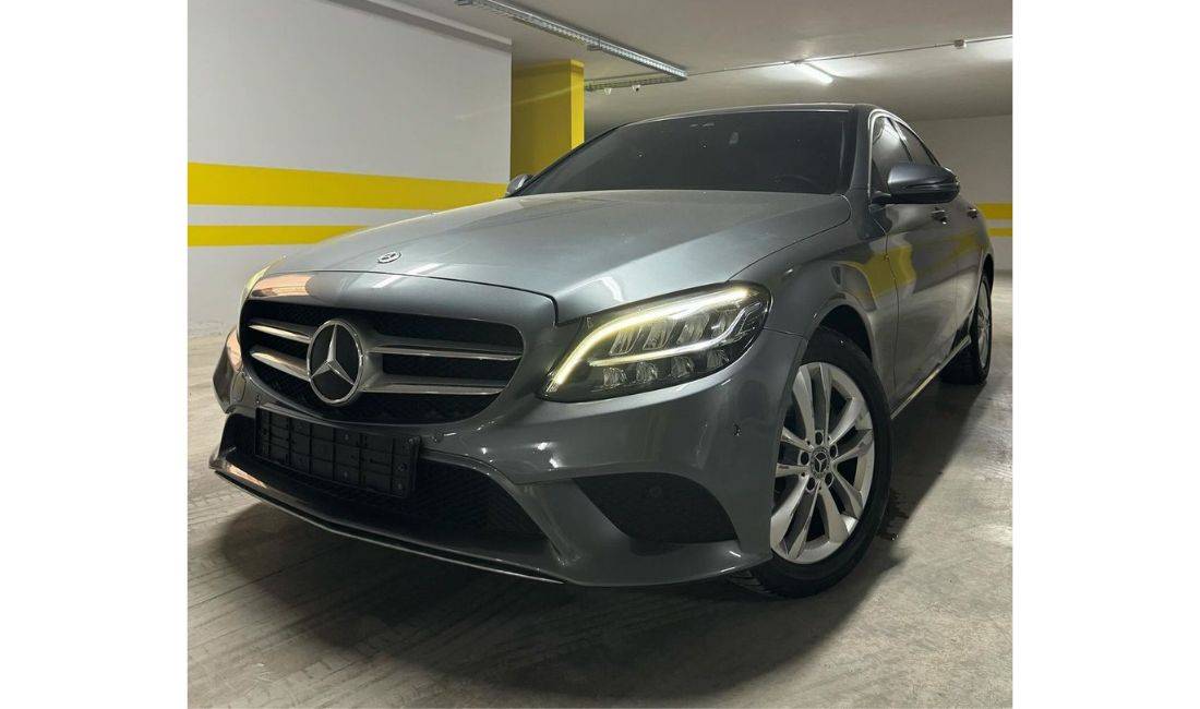 Makine luksoze me qera, Mercedes Benz C class duke nisur nga 150 euro dita