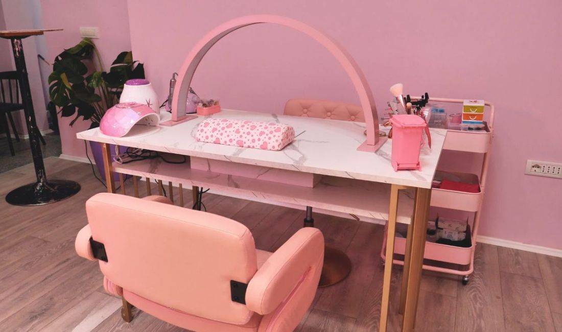 Jepen me qera 2 ambiente biznesi Nails Artist & Estetike