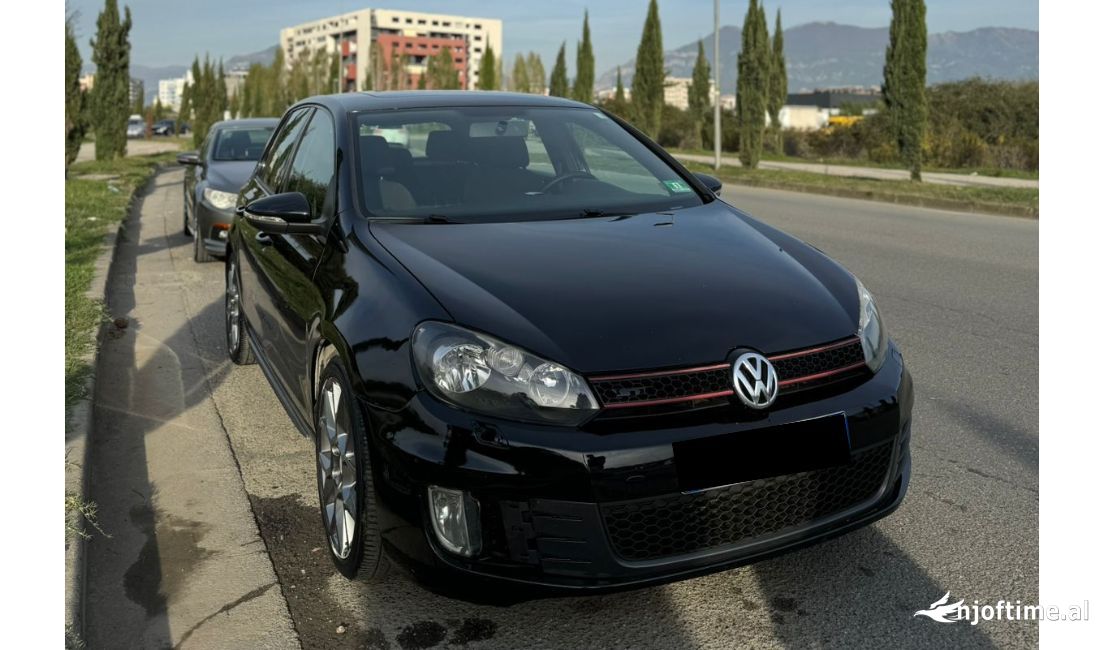 Jepet makine  me qera Volkswagen Golf 6 GTI , duke filluar nga 30 Euro. Rinas 