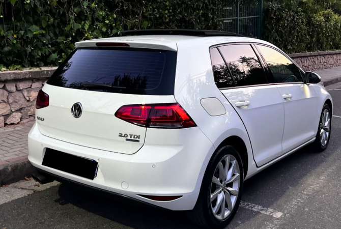 Makina me qera  ne Rinas Tirane Volkswagen Golf 7 me cmim 45 euro dita 