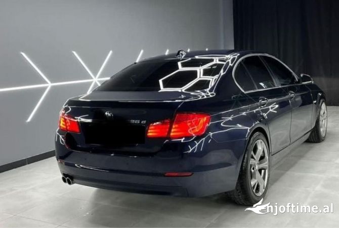 Makina me qera BMW Seria 5 duke nisur nga 55 euro dita Airport