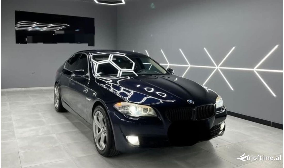 Makina me qera BMW Seria 5 duke nisur nga 55 euro dita Airport