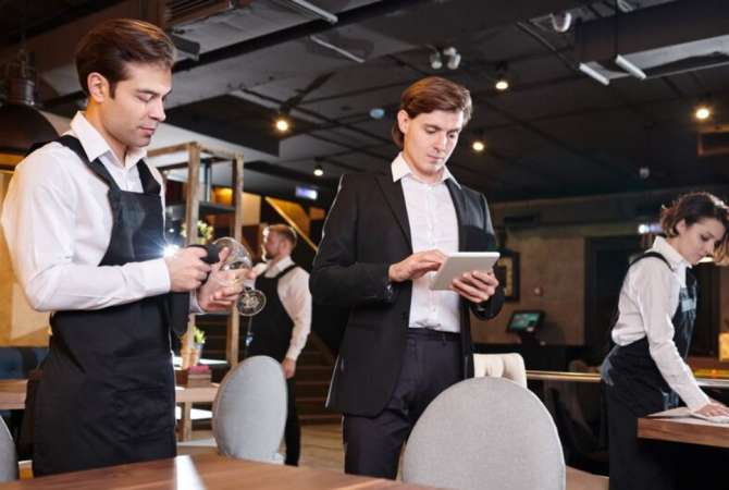 Job Offers for Farmaciste , Banakier,Kamarier,Ndihmës kamarier,Ndihmës guzhinier,Shitës karburanti in Kruja