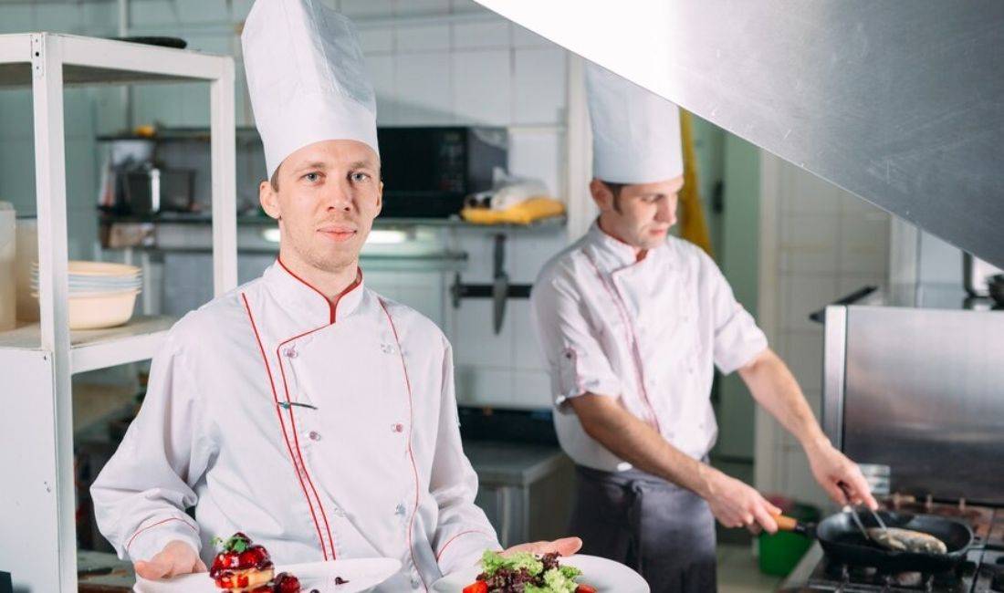 Njoftime Pune ne Tirane, Profesioni Kuzhiner/e dhe Ndihemes/e , Me eksperience, Pagesa Me Marreveshje.