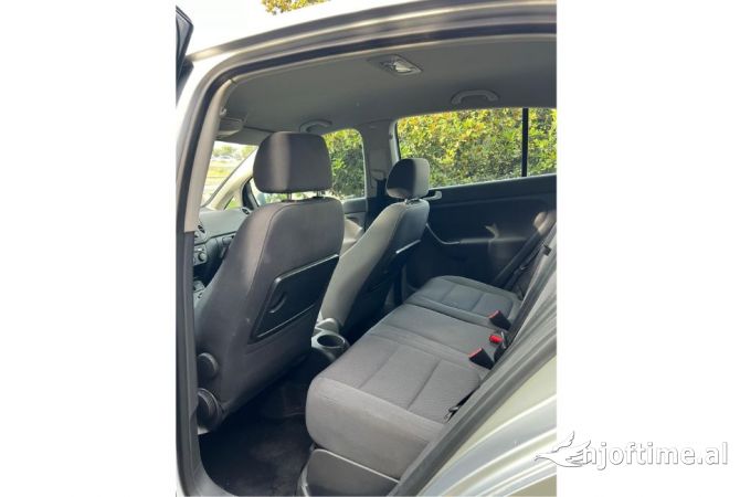 Makine me qera ne Rinas Tirane -Golf 6 plus duke nisur nga 25 euro dita